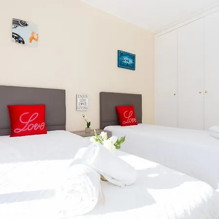 Litoralmar Beachfront Apartment
